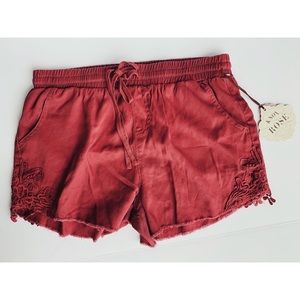 New Knox rose maroon loose high waist shorts M